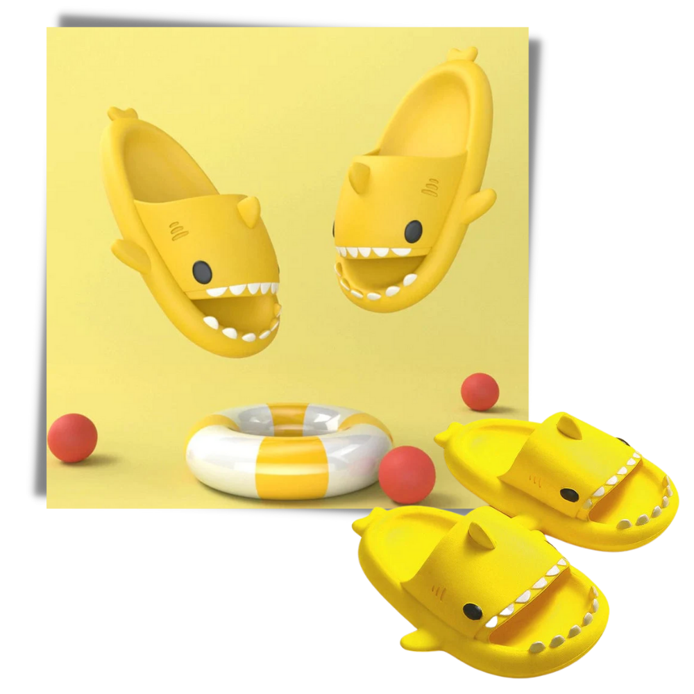 Chaussons de plage en forme de requin