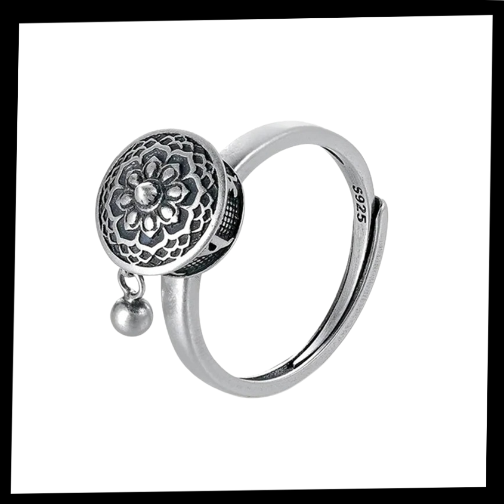 Bague pour femme avec mantra bouddhiste rotatif